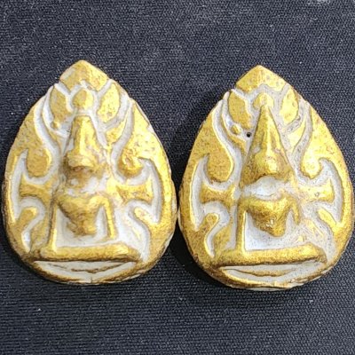 พระนางพญาเนื้อชินทอง เม็ดพระธาตุ (สินธพ) กรุดอยไซ