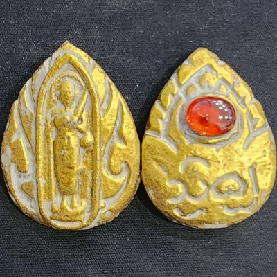 พระสีวลีเนื้อชินทอง เม็ดพระธาตุ (สินธพ) กรุดอยไซ