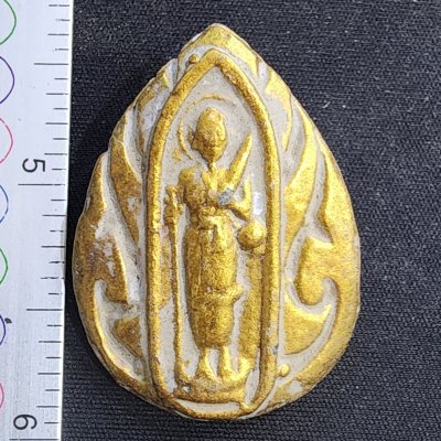 พระสีวลีเนื้อชินทอง เม็ดพระธาตุ (สินธพ) กรุดอยไซ