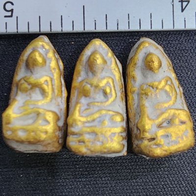 พระรอดใบมะขามเนื้อชินทอง กรุดอยไซ
