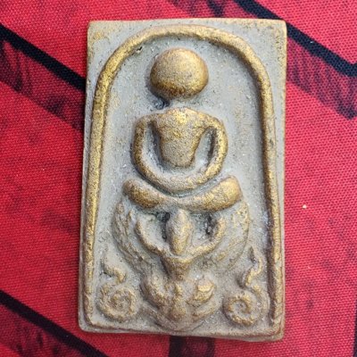 พระสมเด็จขี่ครุฑเนื้อดินทอง กรุดอยไซ