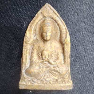 พระพุทธเจ้าปางโปรดสัตว์ เนื้อชิน กรุดอยไซ