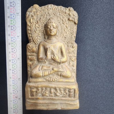 พระพุทธเจ้าปางโปรดสัตว์ เนื้อดินทอง กรุดอยไซ