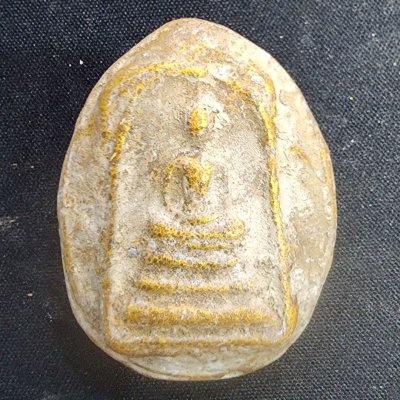 พระสมเด็จเนื้อชิน หลังเม็ดพระธาตุ กรุดอยไซ