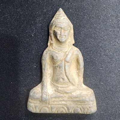 พระป๋วยเนื้อชิน กรุดอยไซ