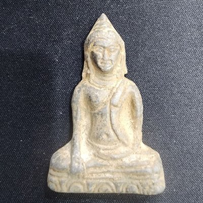 พระป๋วยเนื้อชิน กรุดอยไซ