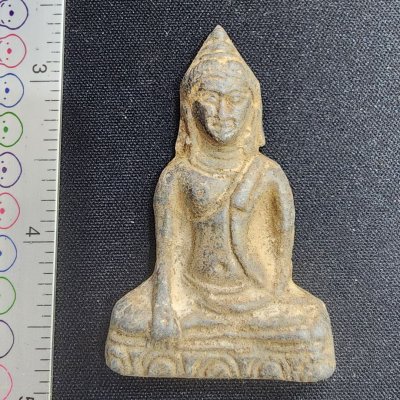พระป๋วยเนื้อชิน กรุดอยไซ