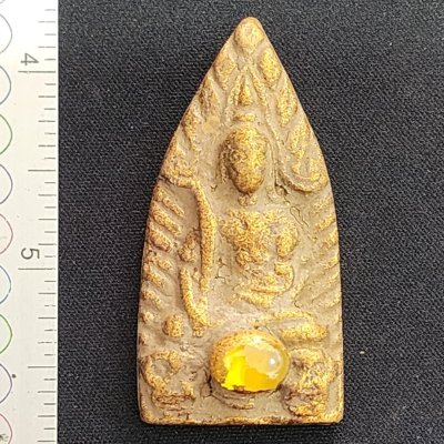 พระขุนแผนอุ้มกุมารเนื้อดิน เม็ดพระธาตุ กรุดอยไซ