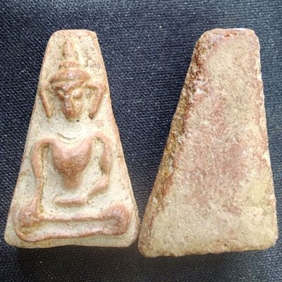 พระผงสุพรรณเนื้อดิน (มีกริ่ง) กรุดอยไซ2