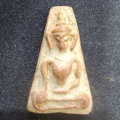 พระผงสุพรรณเนื้อดิน (มีกริ่ง) กรุดอยไซ2