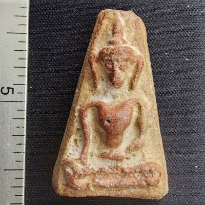พระผงสุพรรณเนื้อดิน (มีกริ่ง) กรุดอยไซ2