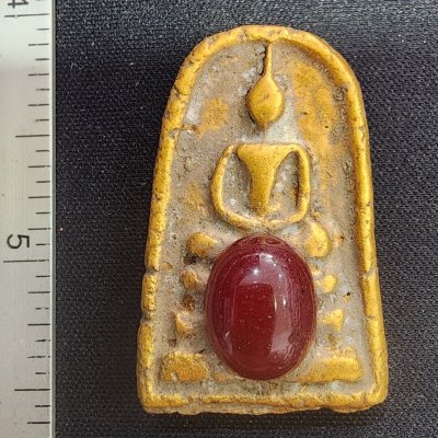 พระสมเด็จเนื้อดินทอง เม็ดพระธาตุ กรุดอยไซ