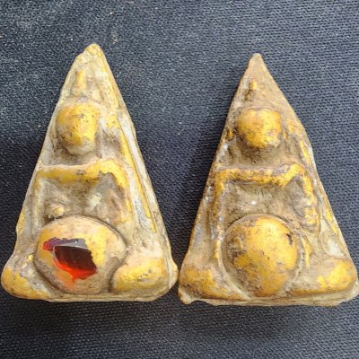นางพญาสองหน้าเนื้อชินทอง เม็ดพระธาตุ กรุดอยไซ8
