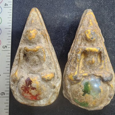 พระนางพญาสองหน้าเนื้อชิน เม็ดพระธาตุ กรุดอยไซ4