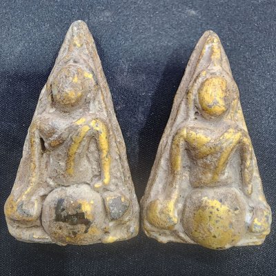 พระนางพญาสองหน้าเนื้อชิน เม็ดพระธาตุ กรุดอยไซ1