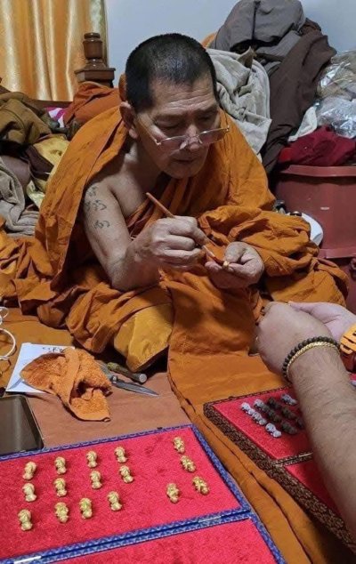 หนุมานหมื่นหิน องค์นำฤกษ์ หลวงปู่ศิลา สิริจันโท