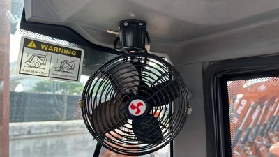 รถตักล้อยางรุ่น OX938