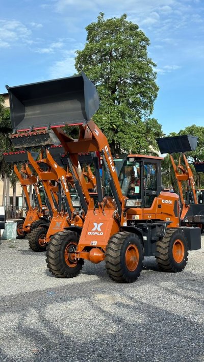 รถตักล้อยางรุ่น OX938