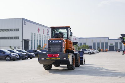 รถตักล้อยางรุ่น OX938L