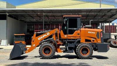 รถตักล้อยางรุ่น OX942