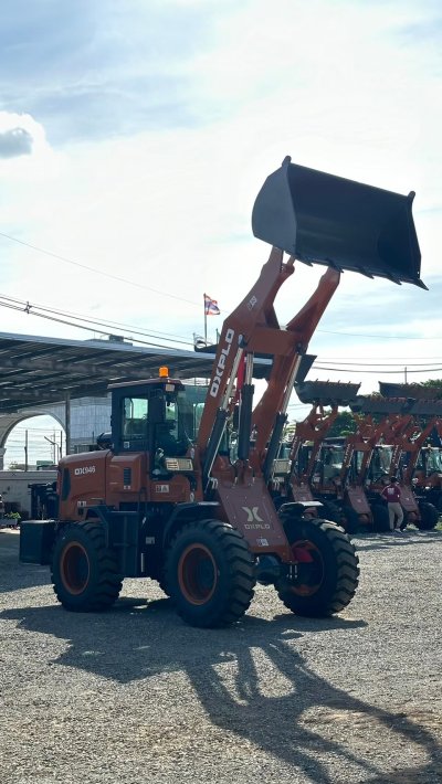 รถตักล้อยางรุ่น OX946