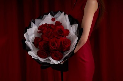 10 Red Roses