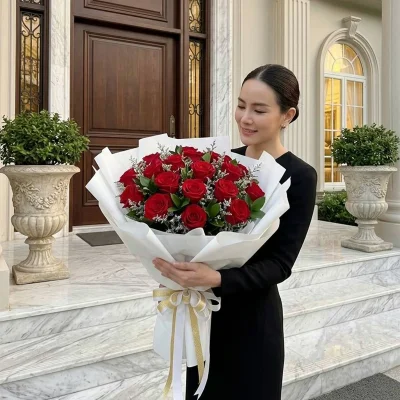 ช่อกุหลาบ 24 ดอก แห่งความสุข