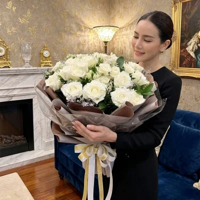 ช่อกุหลาบ 24 ดอก แห่งความสุข