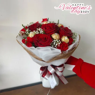 ช่อกุหลาบ 5 ดอก&ช็อกโกแลต 5 ลูก