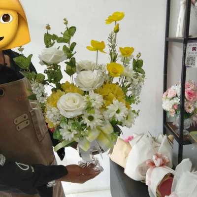 artificial flower vase