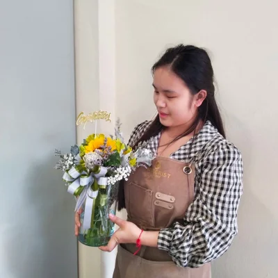 แจกันทานตะวัน พันด้วยเชือกป่านธรรมชาติ