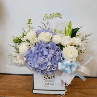 Congratulations flower box