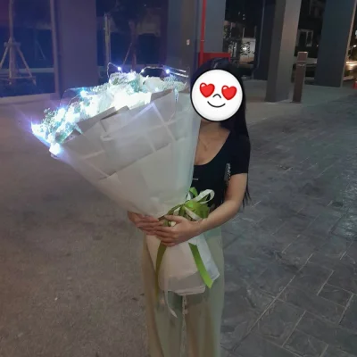 ช่อกุหลาบ 44 ดอกมีไฟ