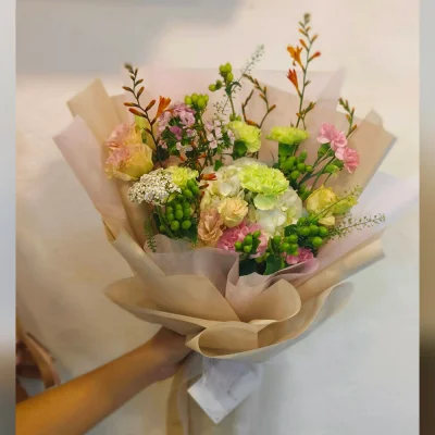 ช่อดอกไม้โทนขาวชมพู