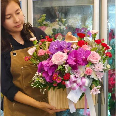 ตะกร้าดอกไม้ม่วงชมพู