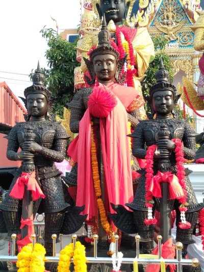 เช่ารถตู้ไหว้พระทำบุญ