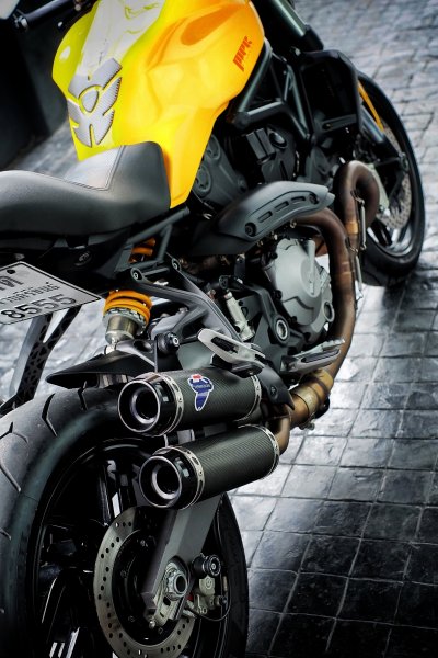 termignoni_black_carbon_exhaust_pipe_ducati_monster_821_ท่อแต่งรถเทอมิดำคาร์บอน mpkconcept