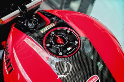 twm_gas_cap_black_red_ducati_monster821ฝาถังน้ำมันแต่งรถดูคาติ