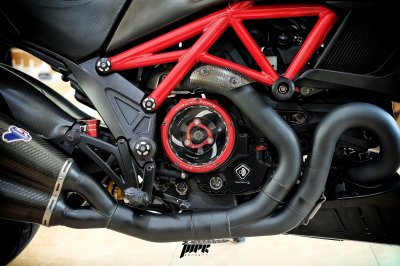 Ducati_Diavel_ครอบคลัชใส_Ducabike red black แดงดำ_อุดเฟรมแต่งมอเตอร์ไซด์ดูคาติ motorcorse