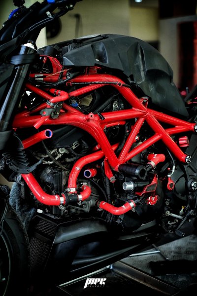 Ducati_Diavel_ท่อน้ำแต่งรถมอเตอร์ไซด์ดูคาติ_Samco_แดง