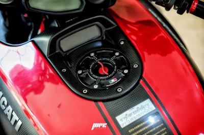 Ducati_Diavel_ฝาถังน้ำมันแต่งรถมอเตอร์ไซด์ดูคาติดำ_แดง_twm GAS CAP RED