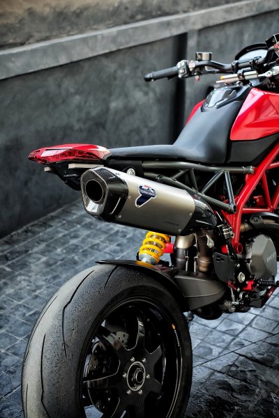 Ducati_hypermotard_950_ของแต่งรถ_ท่อแต่งรถเทอมิ_termignoni_ไฟเลี้ยวหลัง_nrc รถมอเตอร์ไซด์ดูคาติ