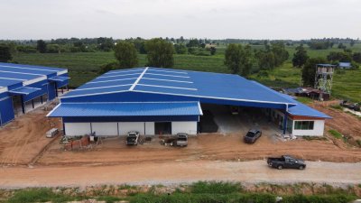 รับสร้างโกดังให้เช่า รับสร้างโครงการโกดังให้เช่า - Happy Meebaan