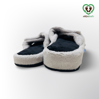 Poly สีเทาดำ รองเท้าลดแรงกระแทก รุ่นปรับหน้ากว้างได้ แบบสั่งทำ สำหรับผู้ที่มีความยาวของขาไม่เท่ากัน Poly สีเทาดำ รองเท้าลดแรงกระแทก รุ่นปรับหน้ากว้างได้ แบบสั่งทำ สำหรับผู้ที่มีความยาวของขาไม่เท่ากัน