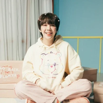 Beige vivid embroidered care bears Hoodie