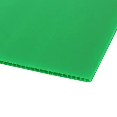 แผ่นฟิวเจอร์บอร์ด หนา 3 มม. PLANGO ขนาด 65 x 80 ซม. สีเขียว