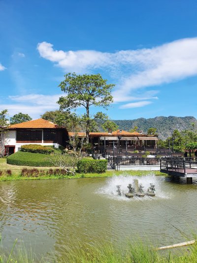 Khaoyai Wine Testing & Bonanza Exotic Zoo One Day Tour