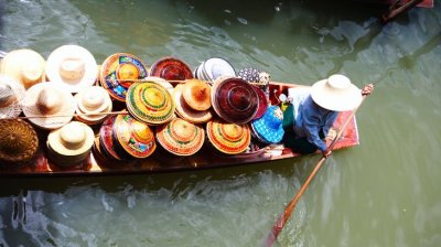 Damnoen Saduak Floating Market