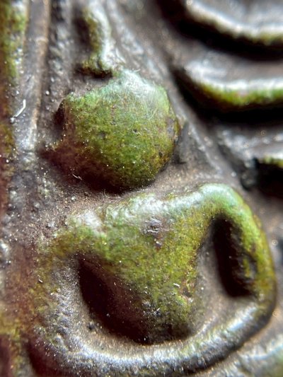 พระสมเด็จพิมพ์สามพี่น้อง หลังตะกรุดทอง 9 ดอก กรุวังหน้า สมเด็จโตปลุกเสก