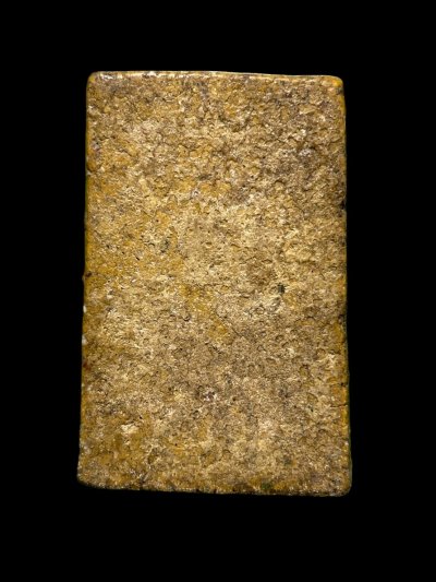 พระสมเด็จวัดระฆังพิมพ์มีหน้ามีตา เนื้อสีเหลือง ส่งตามรูป